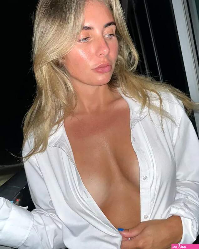 Bonnie Blue fined 13 banned from Indonesia after Bali Bangbus stunt