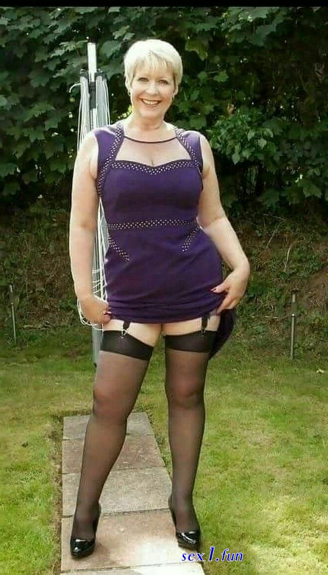 mature wife s wearing stockings