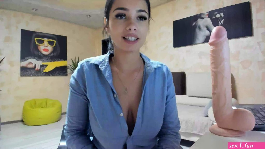raquelle-star-riding-anal.jpg