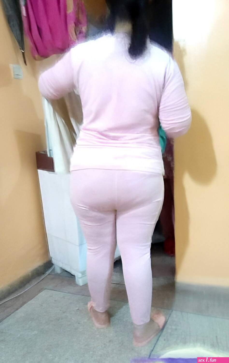 BIG FAT ASS Moroccan Sexy Mom