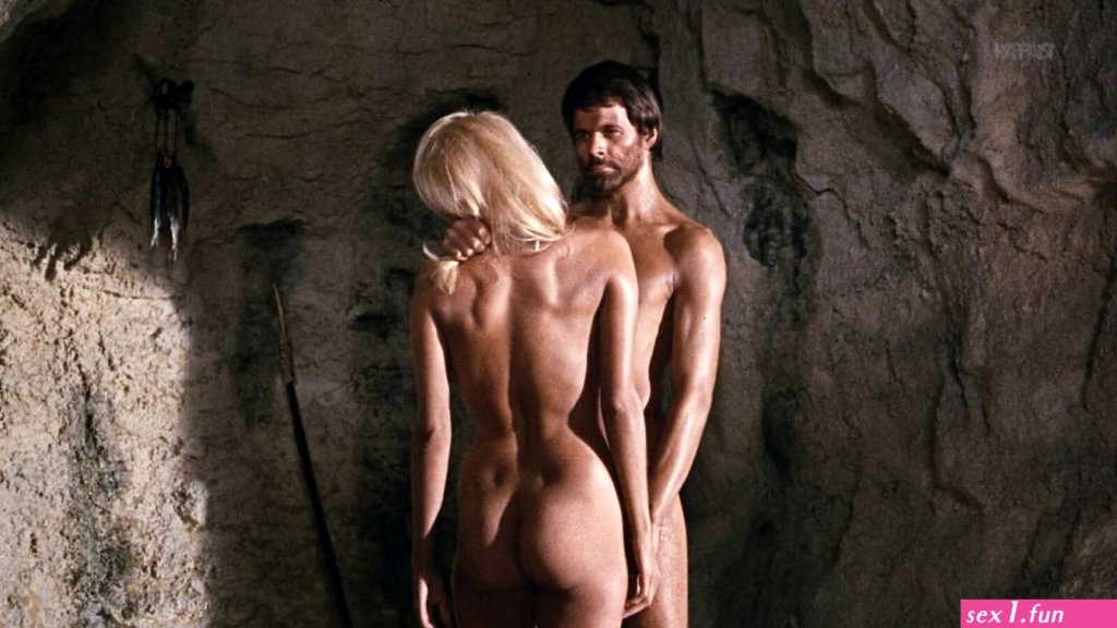 victoria-vetri-naked.jpg