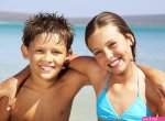 Erfolgreiche Kooperation von alltours und Schwimmschule Sharky wird fortgesetzt