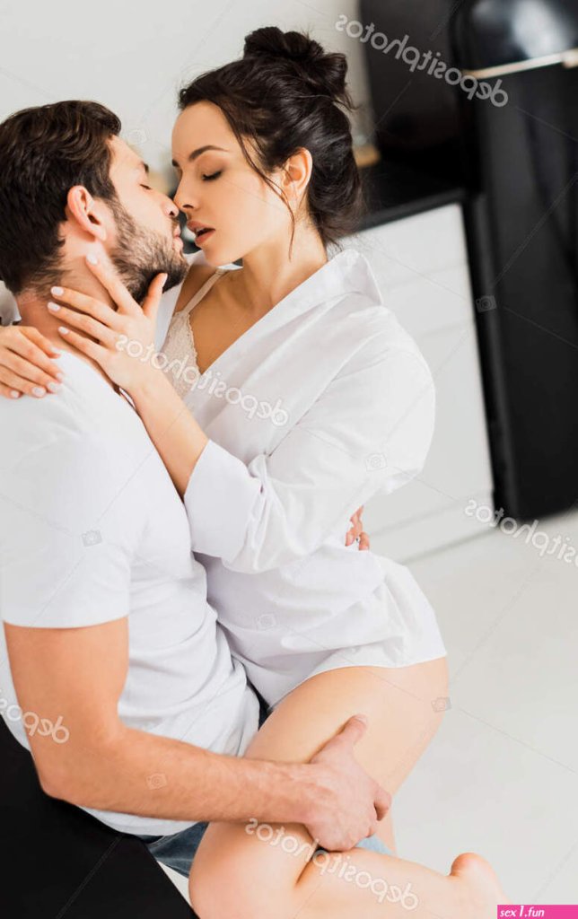 sexy-kising.jpg